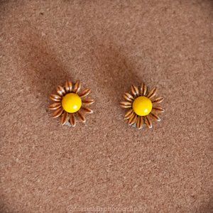 Vintage 70s Sunflower Clip on Earrings